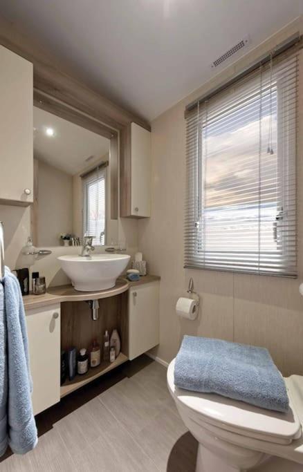 Lagooncombe Modern And Cosy Holiday Home Haverigg Exterior foto
